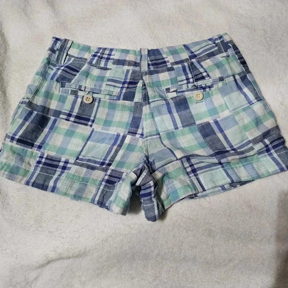 Vineyard vines crystal blue madras patchwork women's short - Picture 4 of 6
